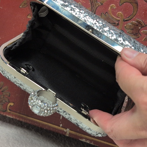 Jewell Diamond Ring Silver Glitter Socialite Clutch Case - Picture 3 of 4